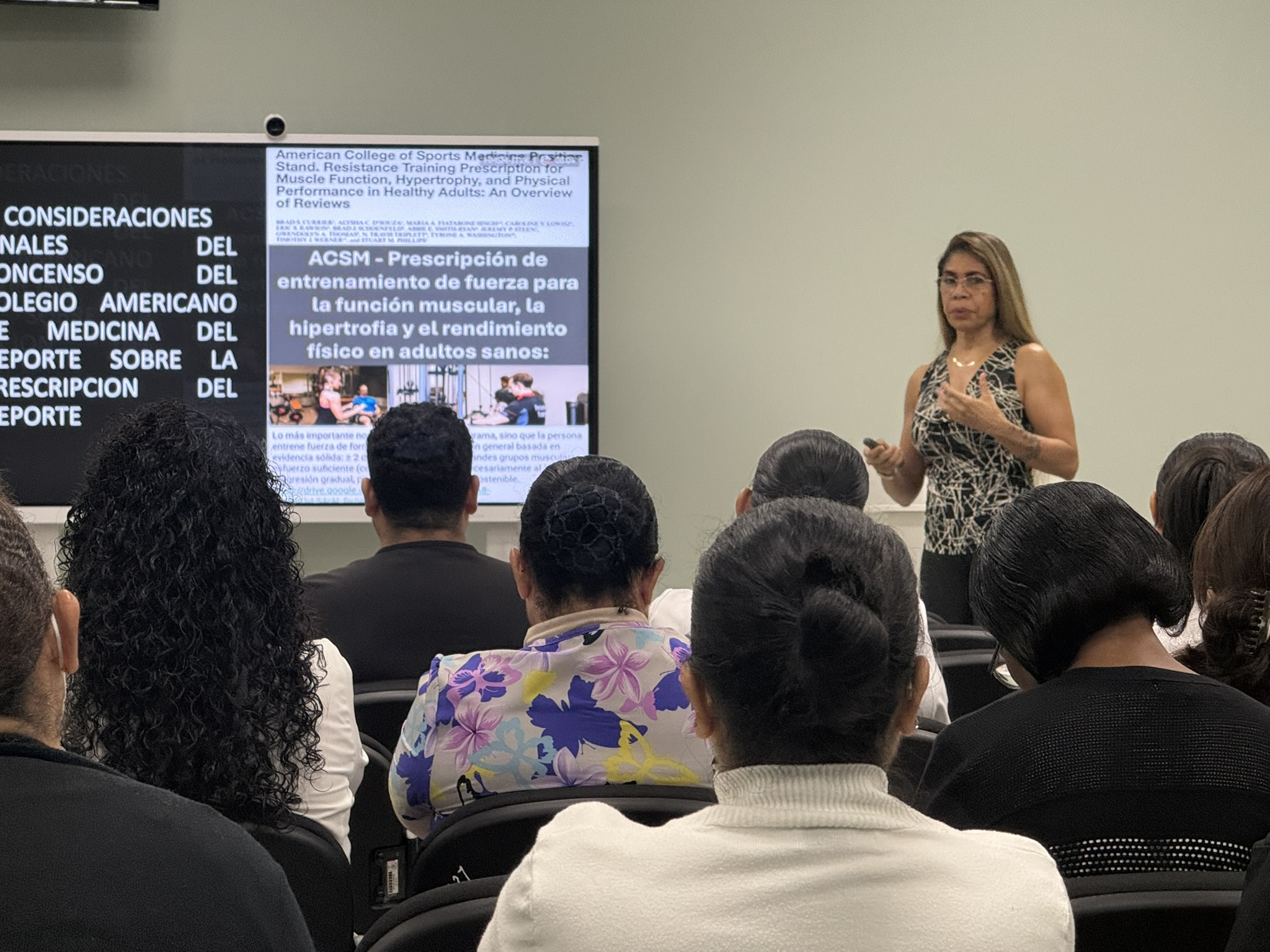 Haydee en conferencia